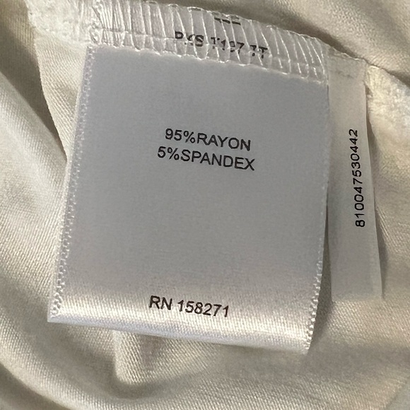 PSK Collective Women’s size 1x White Tie-Front Top / Cropped new with tags - Picture 8 of 8